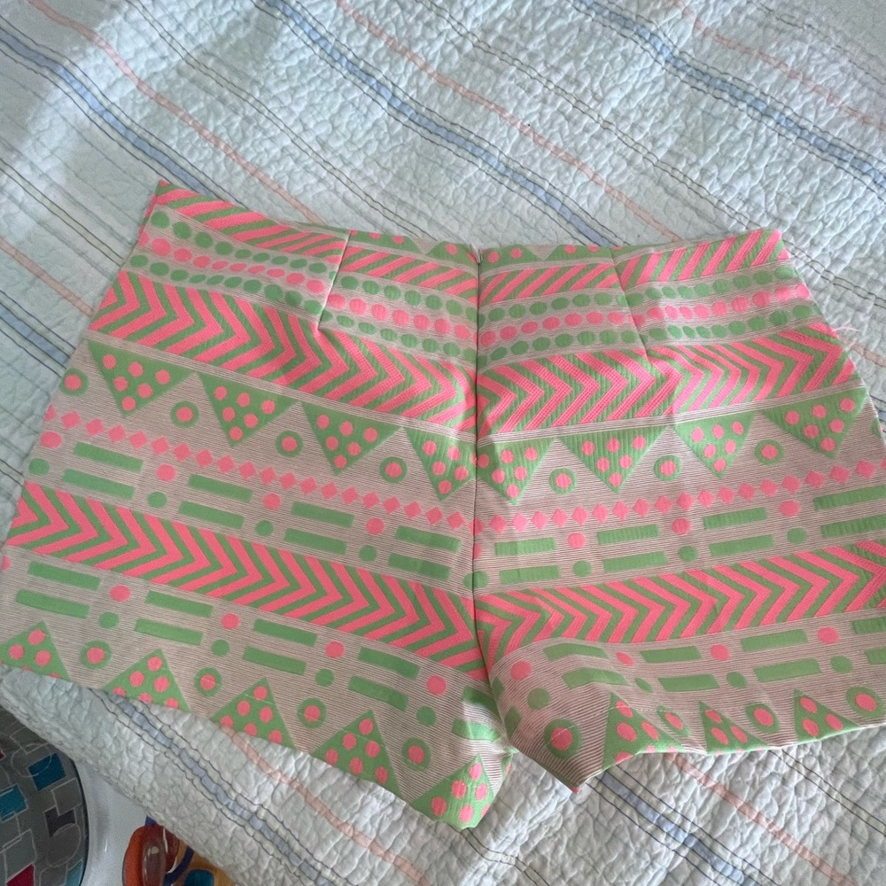 ❤️👀💜 Womans adorable neon shorts L